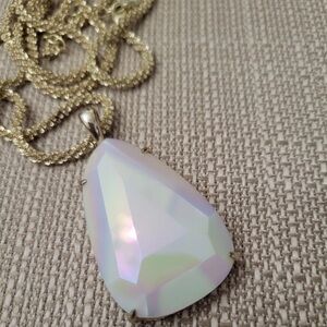 Kendra Scott Iridescent White Vintage Sandra Necklace In Gold